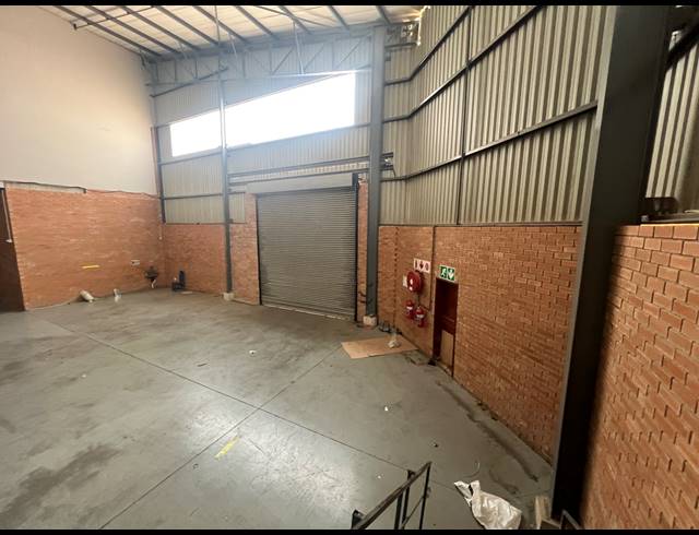 677M² WAREHOUSE TO LET IN COSMO BUSINESS PARK